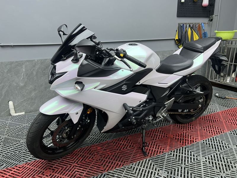 二手豪爵铃木GSX250R