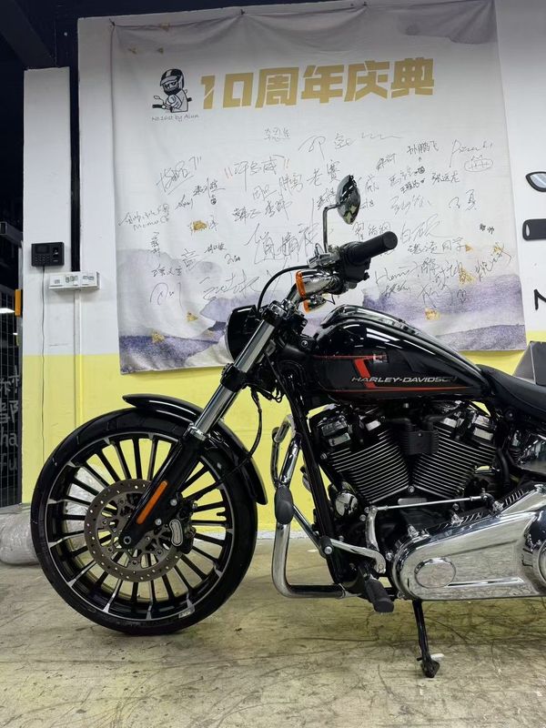 二手哈雷戴维森突破者 Breakout