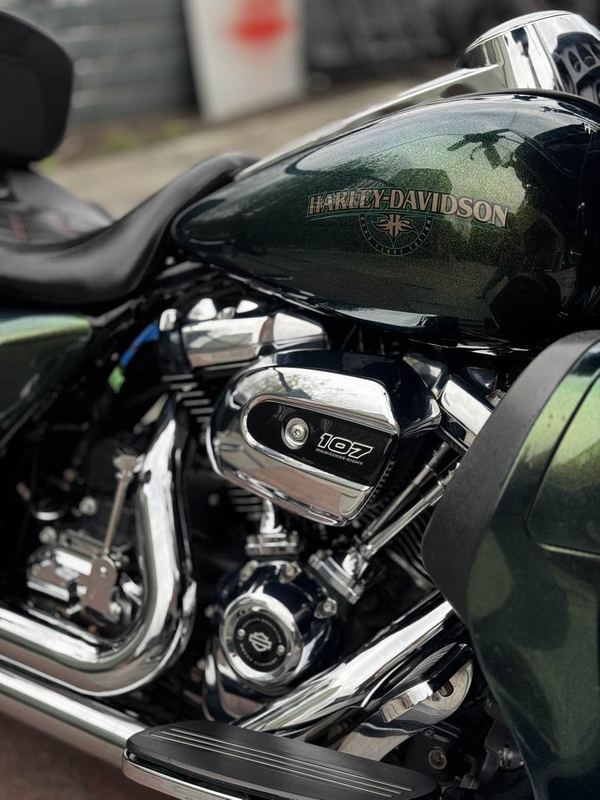 二手哈雷戴维森大道滑翔 Street Glide