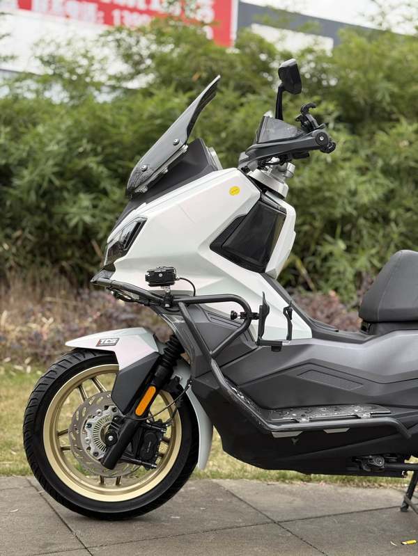 二手三阳哈士奇 Husky ADV300