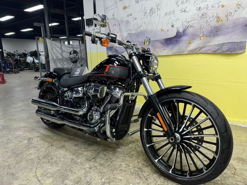 二手哈雷戴维森突破者 Breakout