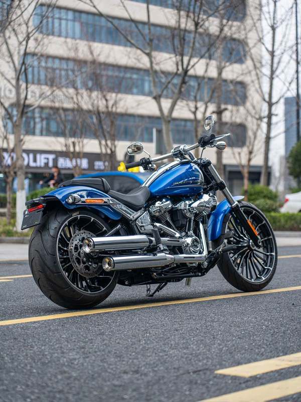 二手哈雷戴维森突破者 Breakout