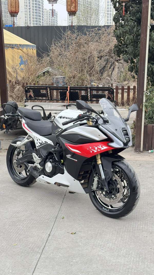 二手贝纳利龙卷风 Tornado 552R