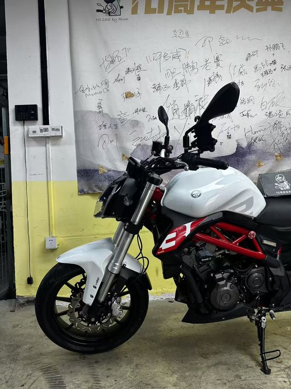 二手贝纳利蓝宝龙 BN302S