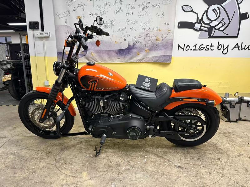 二手哈雷戴维森街霸 Street Bob