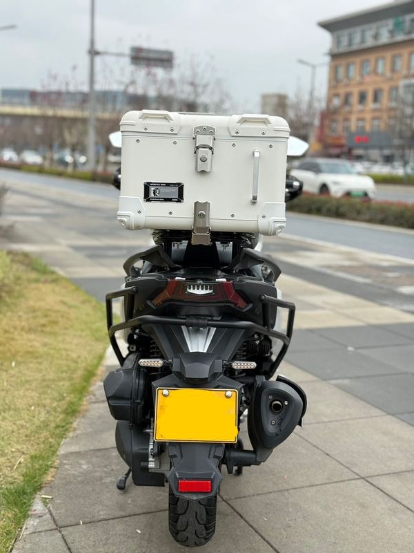 二手三阳哈士奇 Husky ADV300