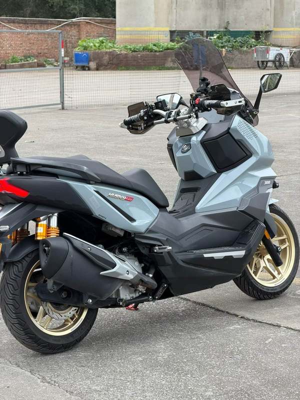 二手三阳哈士奇 Husky ADV300