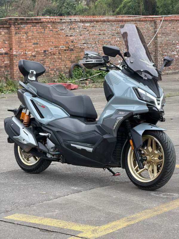 二手三阳哈士奇 Husky ADV300