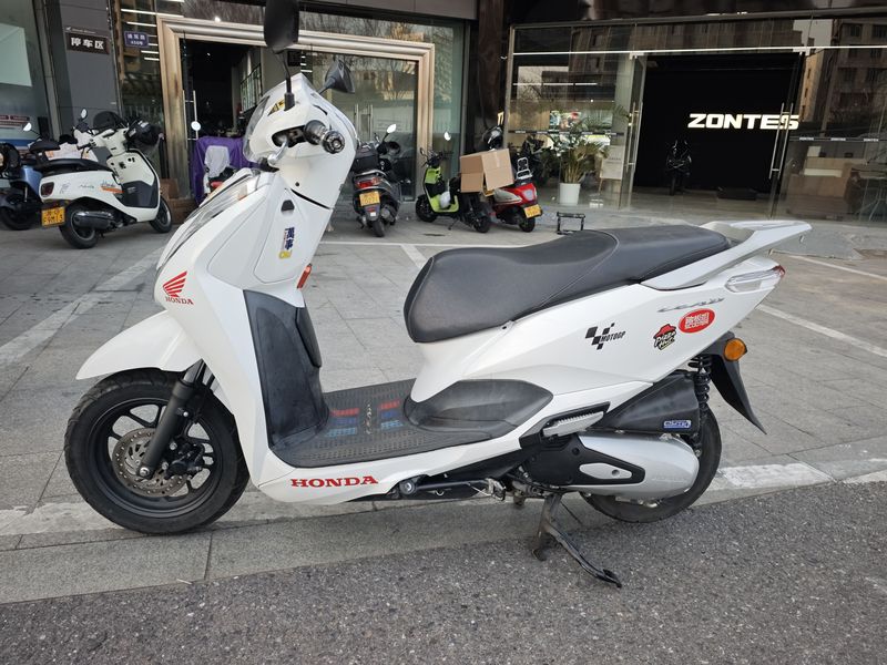 二手五羊本田Lead125