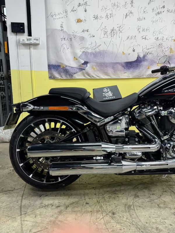 二手哈雷戴维森突破者 Breakout
