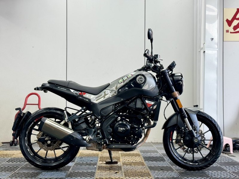 二手贝纳利幼狮 Leoncino 250