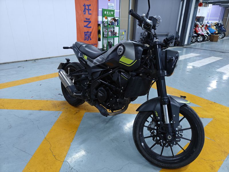 二手贝纳利幼狮 Leoncino 250