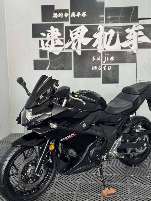 二手豪爵铃木GSX250R