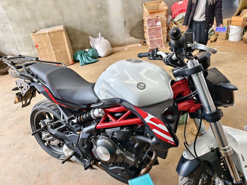 二手贝纳利蓝宝龙 BN302S