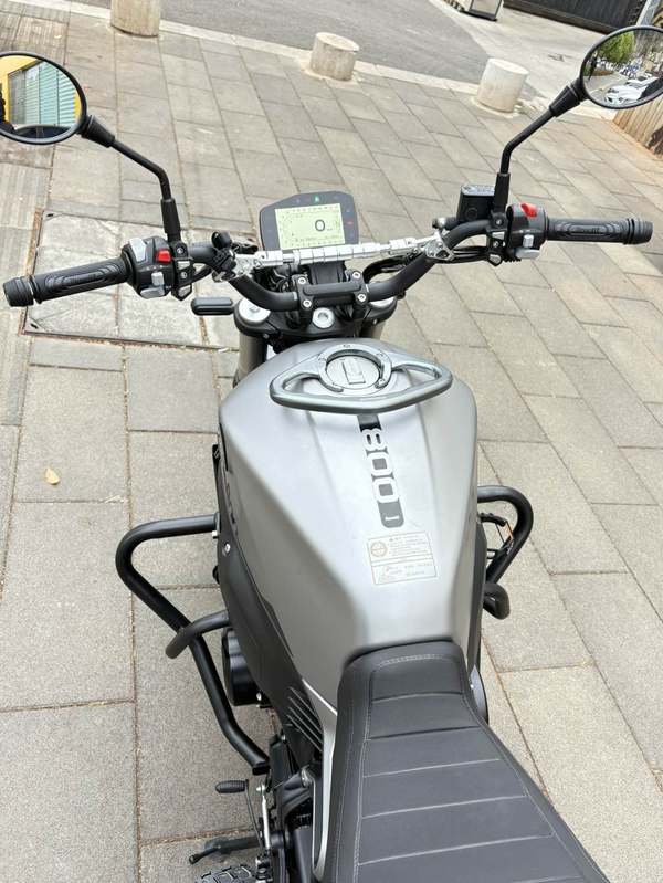 二手贝纳利幼狮 Leoncino 800