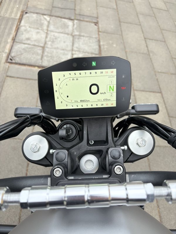 二手贝纳利幼狮 Leoncino 800