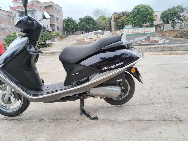 二手五羊本田Spacy 睿御110 