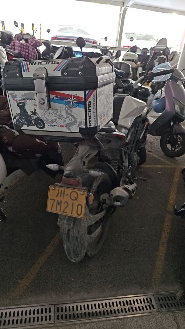 二手贝纳利红宝龙 TNT150i