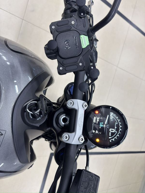 二手凯旋Trident 660