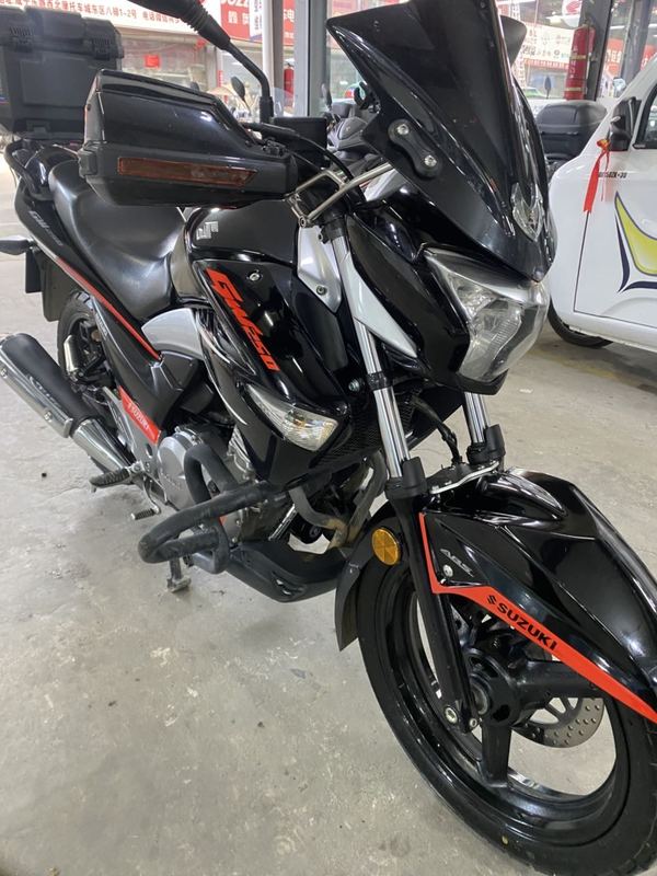 二手豪爵铃木骊驰 GW250