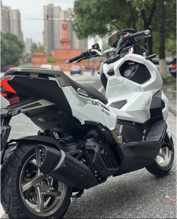 二手三阳哈士奇 Husky ADV150