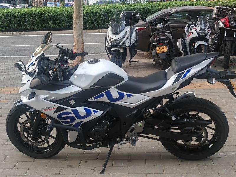 二手豪爵铃木GSX250R