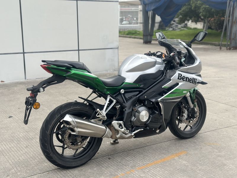 二手贝纳利龙卷风 Tornado 302R