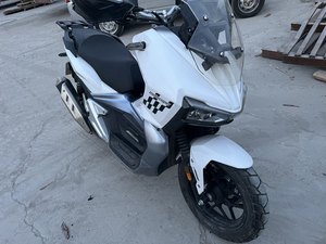 二手布雷斯通极宙 ADV150