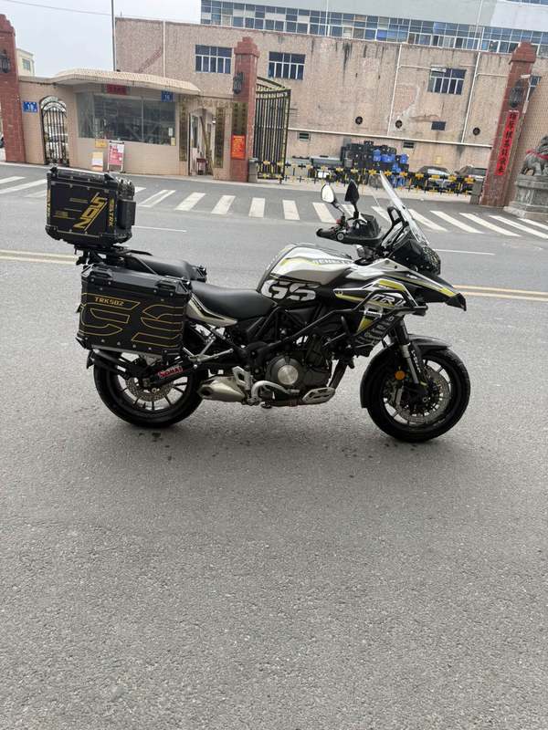 二手贝纳利金鹏 TRK502