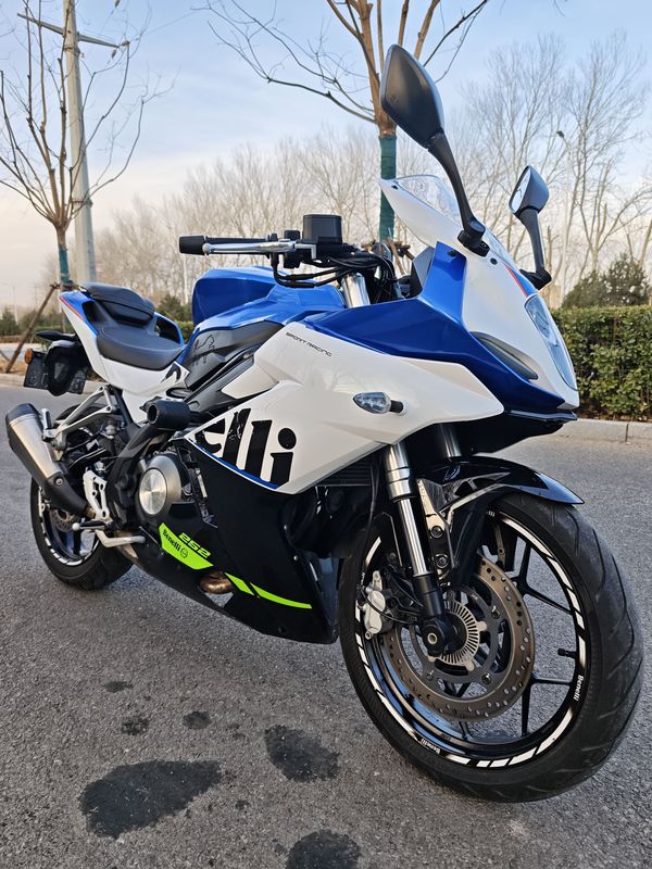 二手贝纳利龙卷风 Tornado 252R