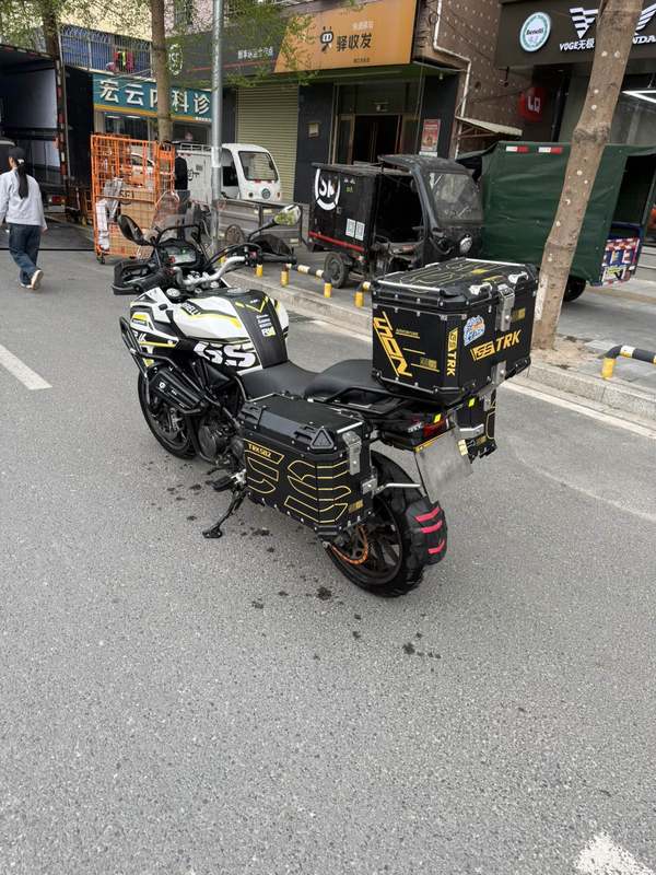 二手贝纳利金鹏 TRK502