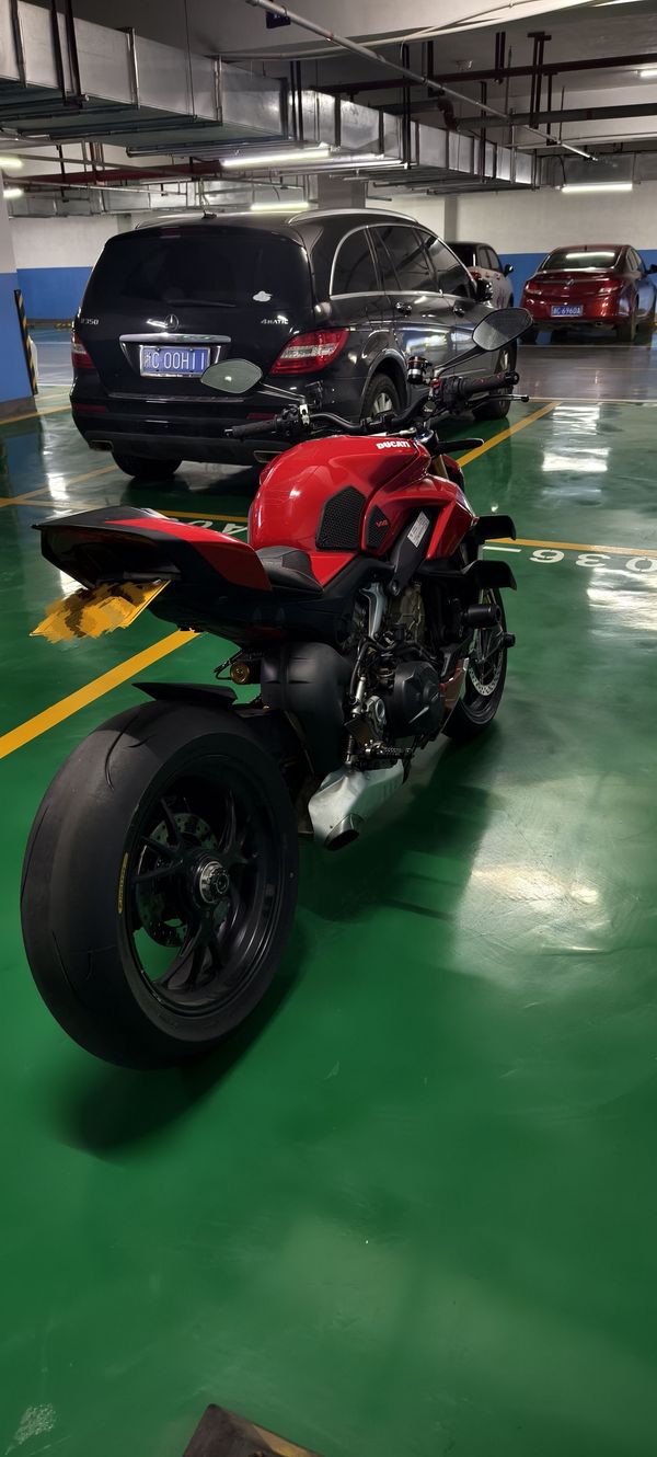 二手杜卡迪Street Fighter V4