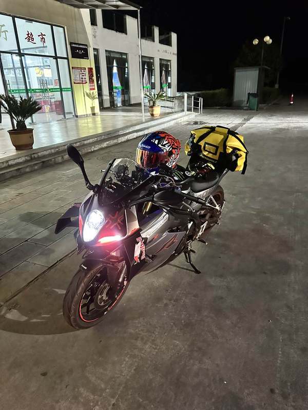 二手贝纳利龙卷风 Tornado 302R