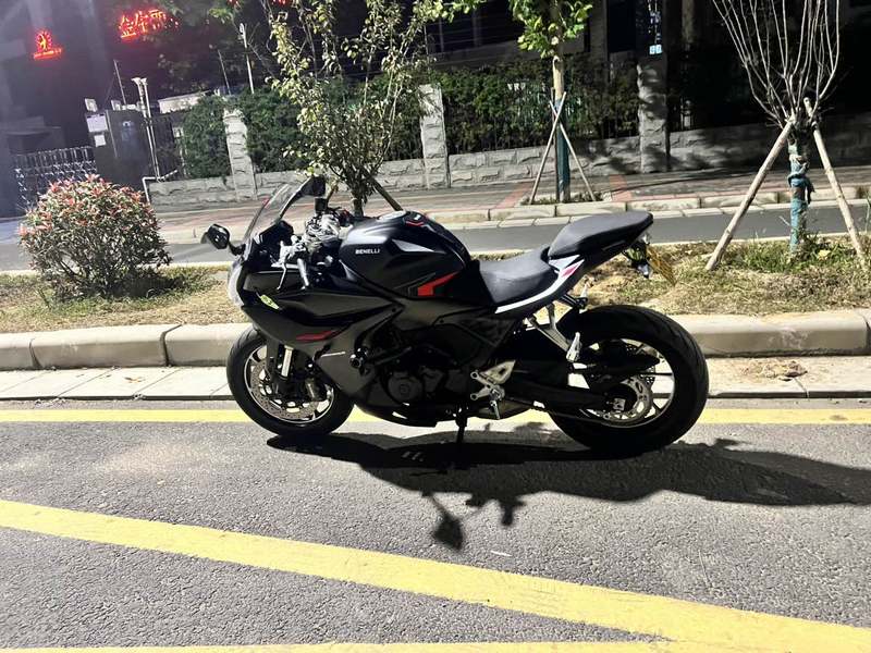 二手贝纳利龙卷风 Tornado 552R