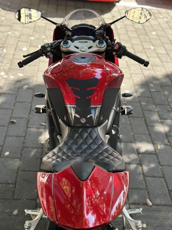 二手凯旋Speed Triple 1200 RR