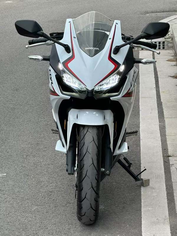 二手本田CBR400R