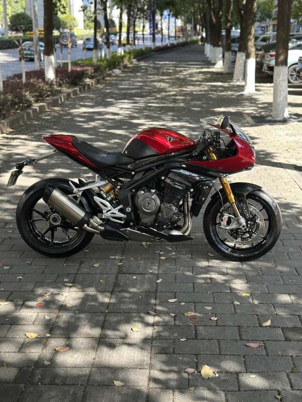 二手凯旋Speed Triple 1200 RR