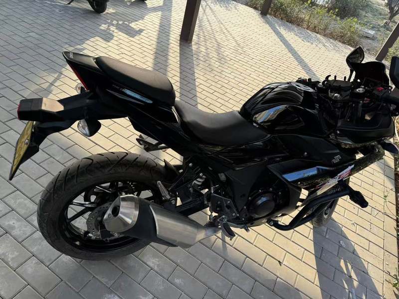 二手豪爵铃木GSX250R