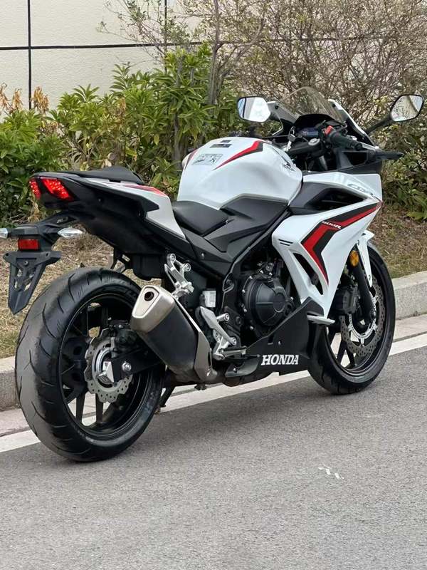 二手本田CBR400R