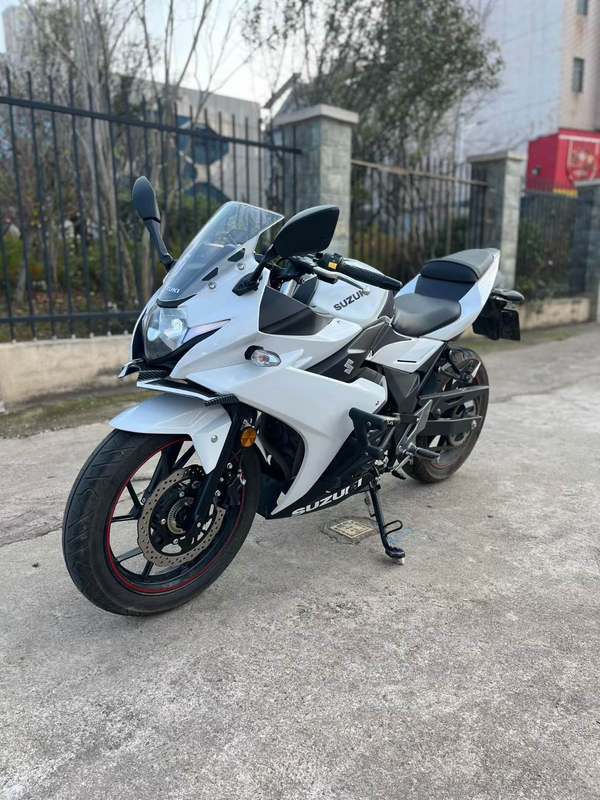 二手豪爵铃木GSX250R
