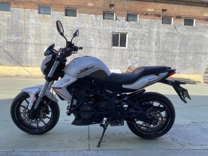 二手贝纳利蓝宝龙 BN302S