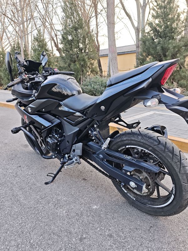 二手豪爵铃木GSX250R