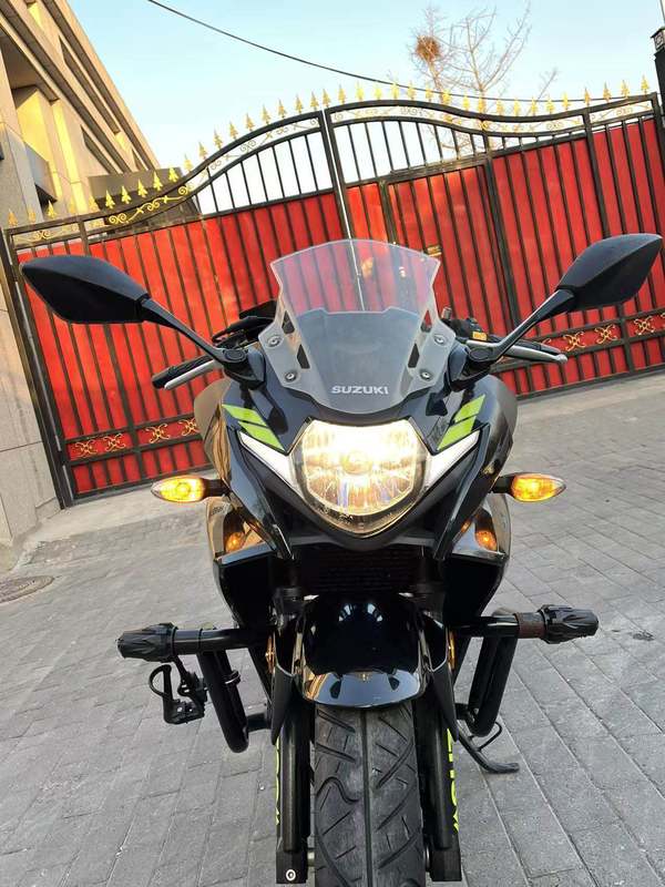 二手豪爵铃木GSX250R