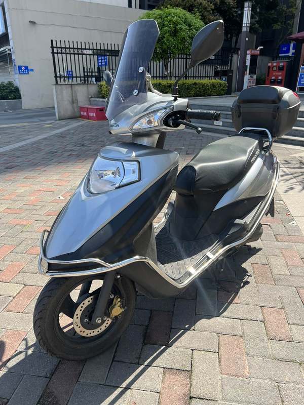 二手五羊本田SCR 喜鲨125