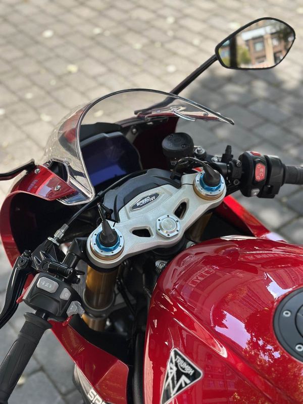 二手凯旋Speed Triple 1200 RR