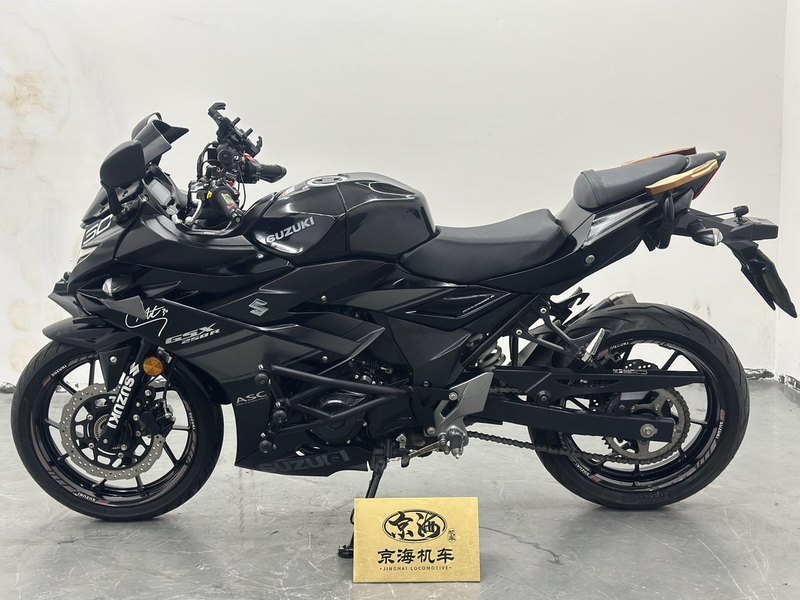 二手豪爵铃木GSX250R