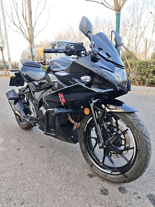二手豪爵铃木GSX250R