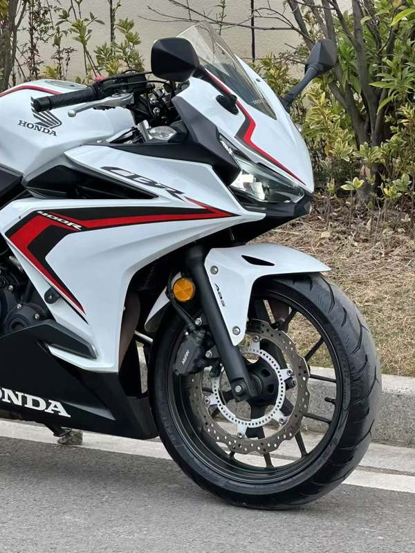 二手本田CBR400R