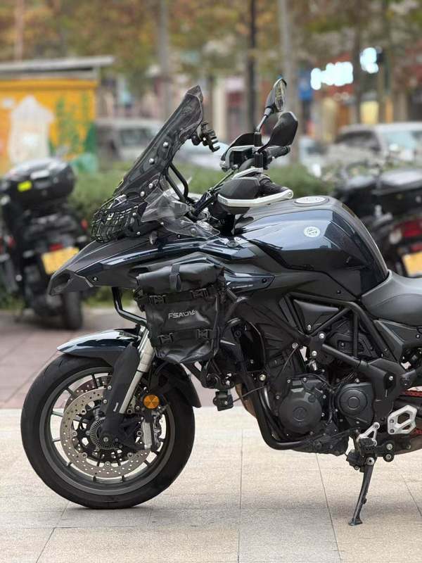 二手贝纳利金鹏 TRK502