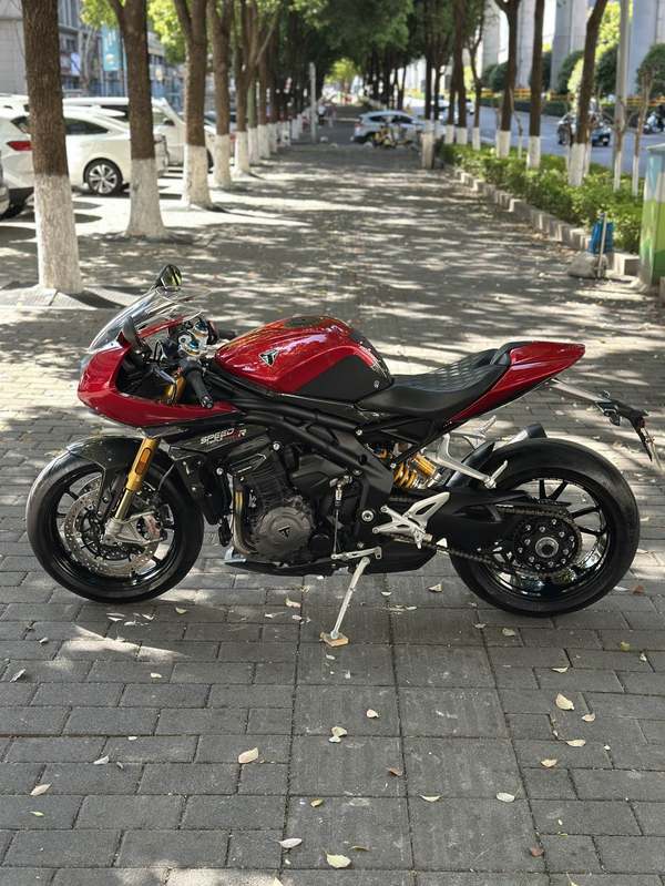 二手凯旋Speed Triple 1200 RR